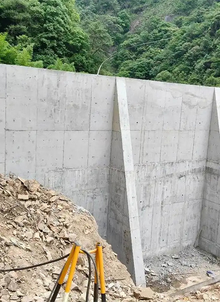 镇江扬中重力式挡土墙